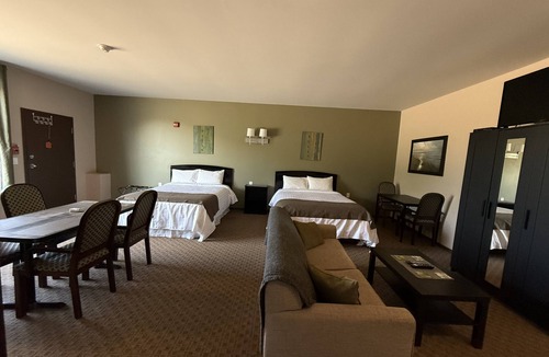 Moosehorn Hotel | Moosehorn Motor Hotel