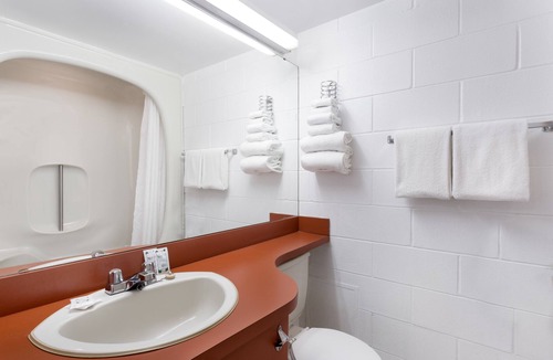 Moose Jaw Hotel | Moosejaw Inn
