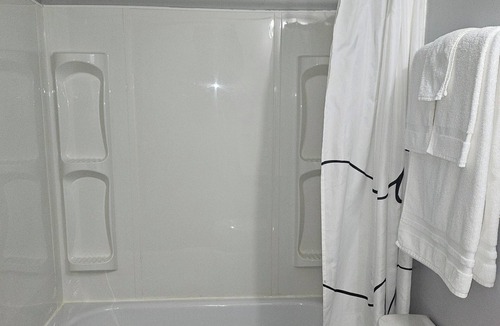 Moosomin Hotel | Moosomin Country Squire Inn