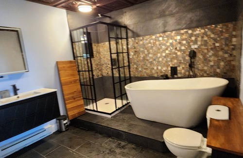 Burdett Apartment | Morabeza: A Tropical Seneca Haven