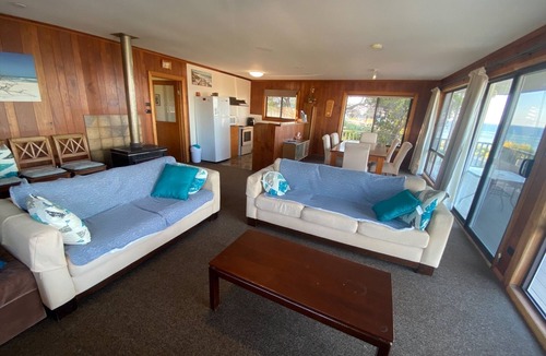 Para Wurlie House | Morala ~ Esplanade with sea views! * OFF PEAK SPECIAL*