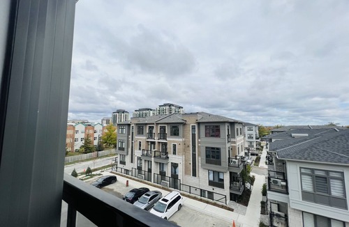 Brampton House | Mordern Brand new 2 Bedroom Townhome close to Airport and shopping centres