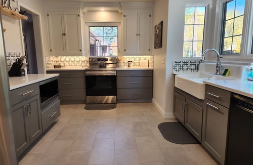 Cheyenne House | More on Moore, Remodeled Historic Home w/AC, 4BR/2BA, Washer & Dryer Sleeps 8