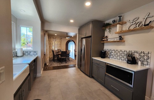 Cheyenne House | More on Moore, Remodeled Historic Home w/AC, 4BR/2BA, Washer & Dryer Sleeps 8