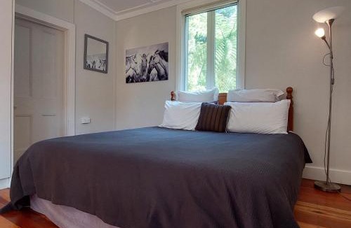 Morere House | Morere Cottage Accommodation