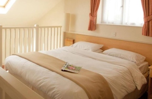 Chirk Bank Hotel | Moreton Park Lodge