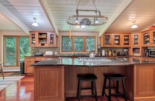 Quechee House | Morgan Escape - Hot Tub & Sauna, Quechee Club