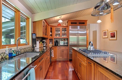 Quechee House | Morgan Escape - Hot Tub & Sauna, Quechee Club