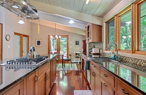 Quechee House | Morgan Escape - Hot Tub & Sauna, Quechee Club