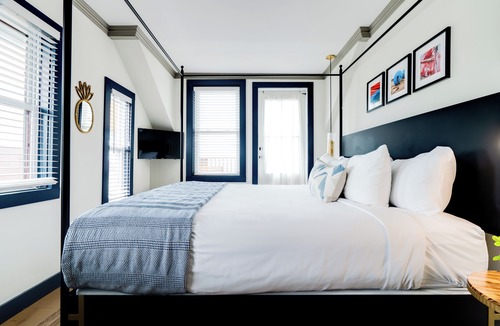 Oak Bluffs Hotel | Morgan Hotel