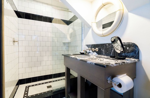 Oak Bluffs Hotel | Morgan Hotel