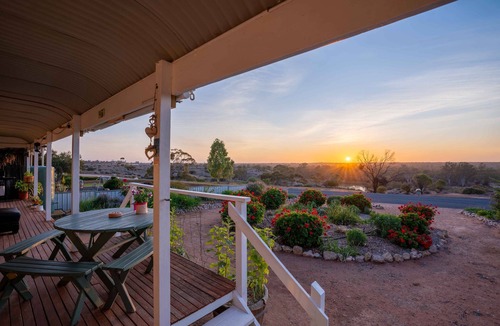 Morgan House | Morgan on the River Murray with awesome river and scrub views