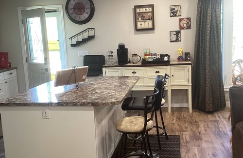 Elliot Lake House | Morning Glory /Complete house 5 Bedrooms 2 full Baths/Truly a Hidden Gem.