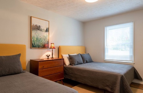 North Shore Acres House | Morning Glory on Lake Gaston