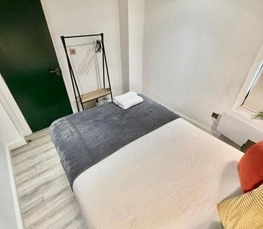 Homerton Apartment | Morning Lane - 99 - Charming & Comfortable Flats