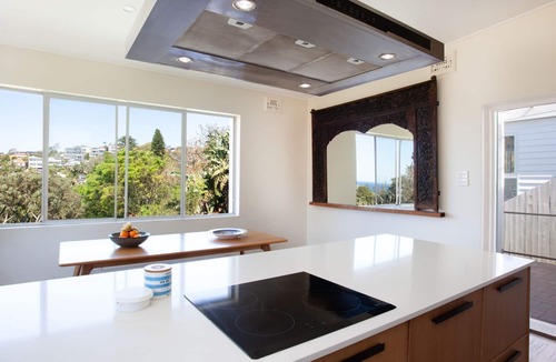 Bronte House | Morning Ray, Bronte IH