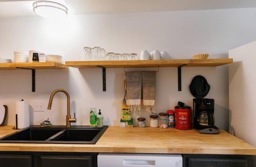 Berea Apartment | "Morning View 2" Cozy Modern Stay - College/Hiking