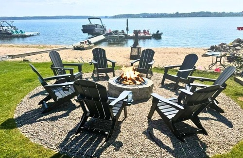 Penetanguishene Cottage | Morningivew Lake House-Beach|Firepit|Jacuzzi|Sauna