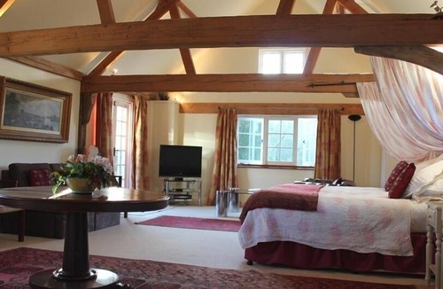 Romsey Cottage | MORNINGSIDE, pet friendly, character holiday cottage in Romsey