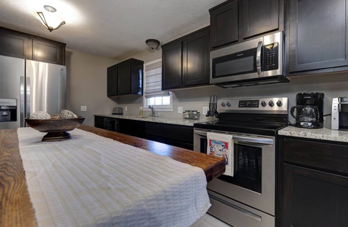 Springfield House | Morningside Retreat, Downtown Springfield