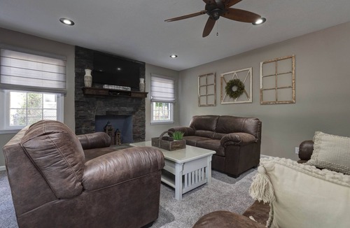 Springfield House | Morningside Retreat, Downtown Springfield