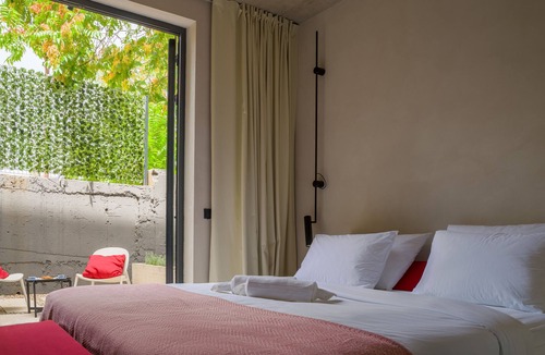 Cove Tri Zala (Zrnovo) Bed & Breakfast | Moro Inn