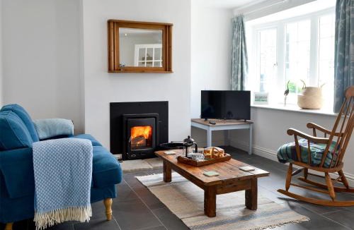 Borth House | Morolwg