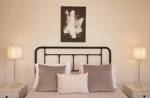 Parkside Hotel | Morrill Mansion | 2 | Self Check In | Parking