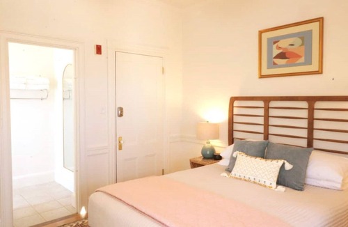 Parkside Hotel | Morrill Mansion Inn | 7 | Self Check In | Parking