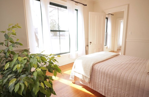 Parkside Hotel | Morrill Mansion Inn | 8 | Self Check In | Parking