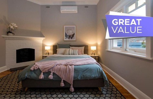 Cumberland Park House | Morris and Eaton Cottages - 3BR WiFi Parking