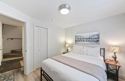 Depot Bench House | Morris Hill Morrison