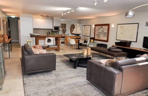 Mosman Apartment | .: Mosman DesignerApartment - Hidden Gem - NEW LISTING