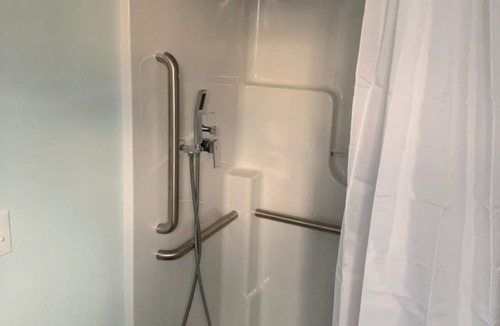 Goshen House | Moss Creek/Brook Road Inn