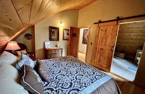 Columbia Falls Bed & Breakfast | Moss Mountain Inn