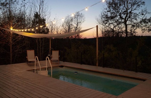Oakhurst Cabin | Moss:Zen Mirror Cabin, Pool, Sunset Views, Firepit
