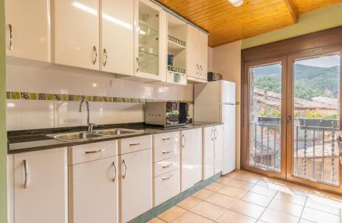 Les Iglesies Apartment | Mossen Batista Til ler