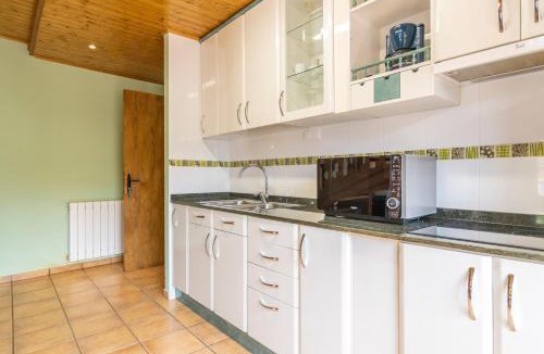 Les Iglesies Apartment | Mossen Batista Til ler