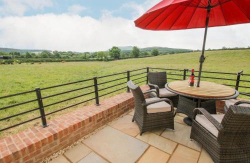 Bromlow House | Mossy Lodge