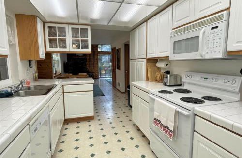 Packwood House | Mossy Moose Cabin