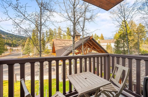 Tamarack Apartment | Mossy Oak | Includes Two 1-Day Lift Tickets