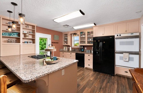 Burnet House | Most Beautiful & Serene View on Inks Lake!
