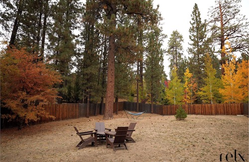 The Village Cottage | Most Romantic Cabin in Big Bear ! Dogs, Hot Tub!