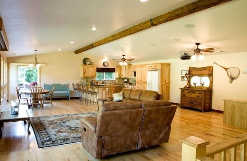 Galice House | Most Spectacular River Front House on the Rogue River