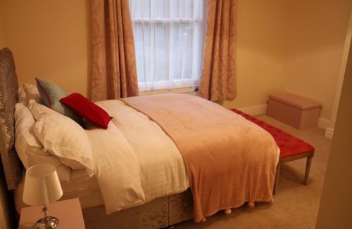 Llandudno Apartment | Mostyn Villa 2 Free Private Parking