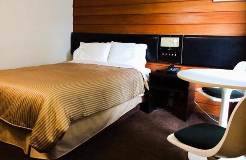 Sainte-Anne-des-Monts Hotel | Motel à la Brunante Petit Déjeuner inclus avec la chambre