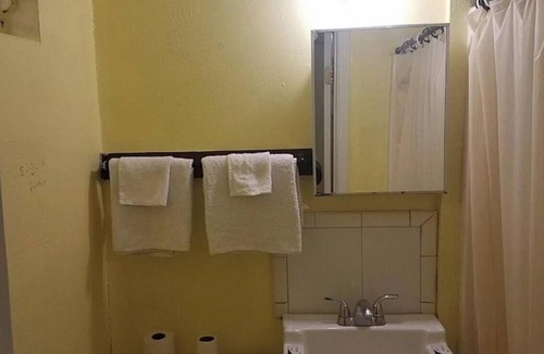 Baytown Hotel | Motel 19 By Capital O Baytown I-10
