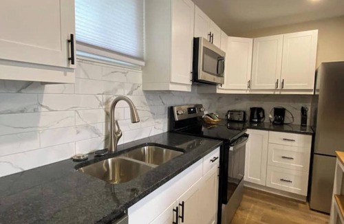Cookstown Hotel | Motel 400 One Bedroom Suite B