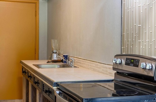 Aberdeen Hotel | Motel 6 – Aberdeen, WA