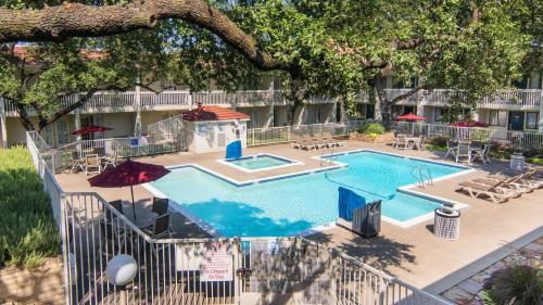 Addison Hotel | Motel 6-Addison, TX - Dallas